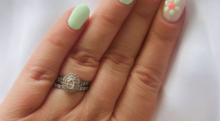 Gloss Nails obrázek 3