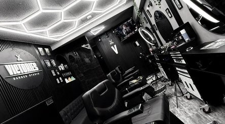 VICTORIES BARBER STUDIO image 2