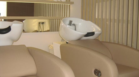 Lavabo elegante en Anelle Beauty Studio, San Isidro, Provincia De Lima, PE, para experiencia de cuidado capilar.
