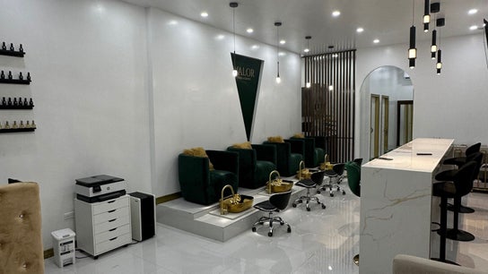 valor nail lounge