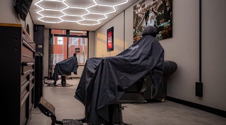 Barbershop Bundy’s