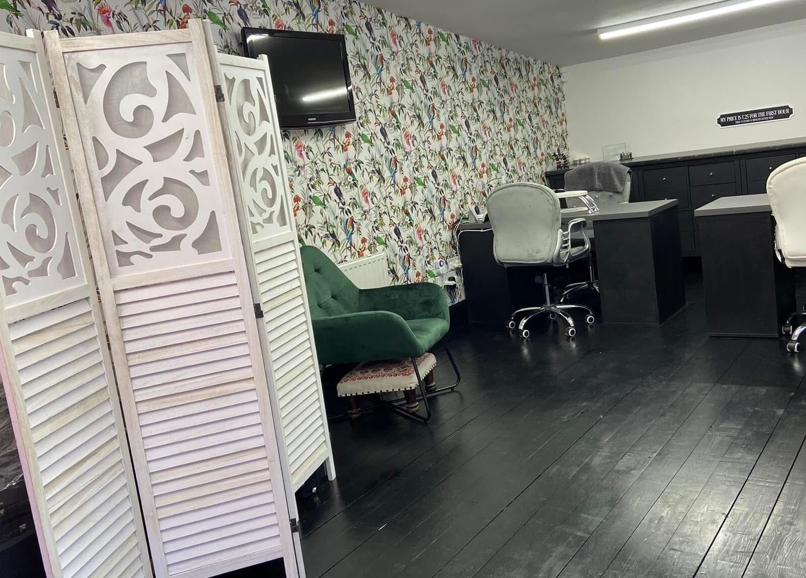 Elegant beauty station at Fluff n Flutter, Mansfield, England, GB with ornate decor and comfortable seating.