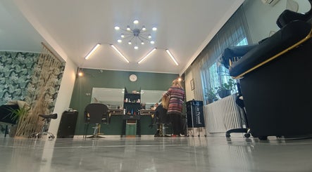 Salon Stiletto