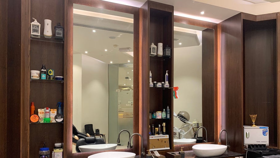 Men Salon In Rozana Hotel obrázek 1