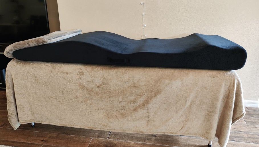 Lash bed at Irina Titovets•Eyelash Extensions•Wesley Chapel, Florida, US, offers supreme comfort.