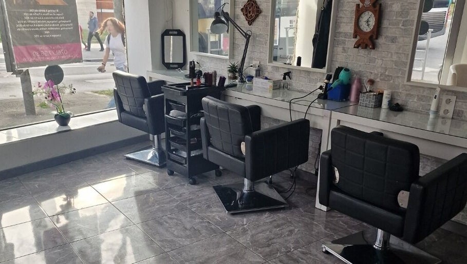 Lhana Coiffeuse image 1