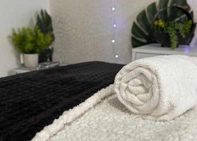 Puha törölközők az Andi’s Beauty Room-ban, Lurgan, Northern Ireland, GB, a nyugalom jegyében.