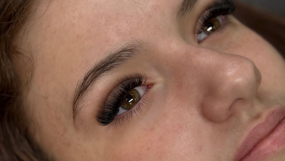 The Lash Oasis, bilde 1