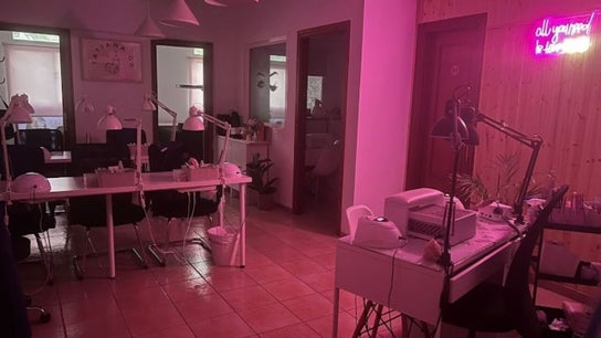 Academia y Centro de Belleza Tatiana GR