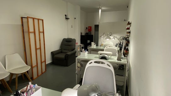Gliz Nail Salon