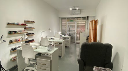 Gliz Nail Salon, bilde 2