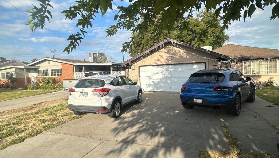 PablosGarageSpa image 1
