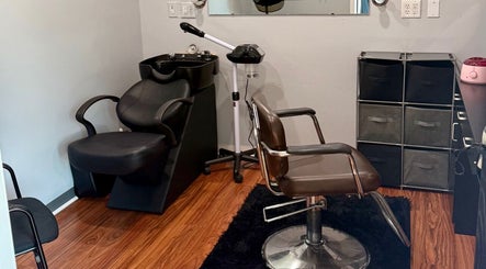 E Nicole Hair Bar