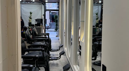 Bee Cut, bilde 3