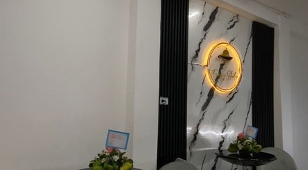 FIAMY STUDIO BeautyBar image 2