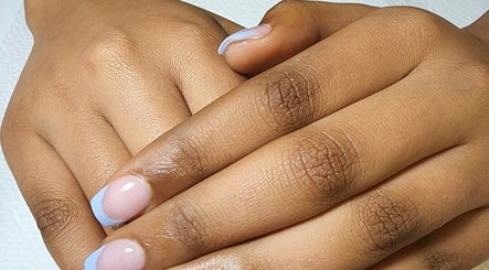 Cuba Nails