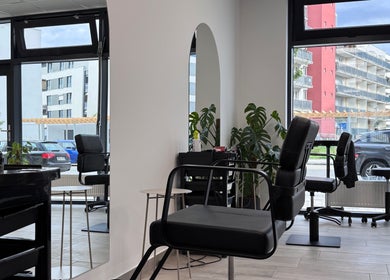 Stylový interiér studia.bbx, Plzeňský Kraj, Plzeňský Kraj, CZ s moderním zařízením a pohodlnými židlemi.