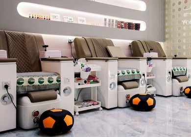 Luxurious pedicure chairs at Youcheer Ladies Salon, دبي, دبي, AE, offering premium comfort and relaxation.