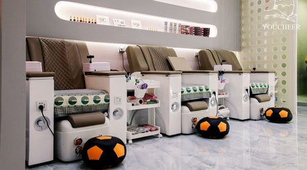 Luxurious pedicure chairs at Youcheer Ladies Salon, دبي, دبي, AE, offering premium comfort and relaxation.