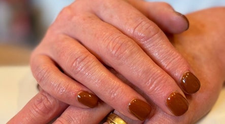 Dani PMU & Nails image 2