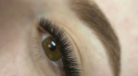 Xselasbeautyx image 3