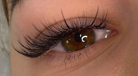 Lashes NYC Oksana image 3