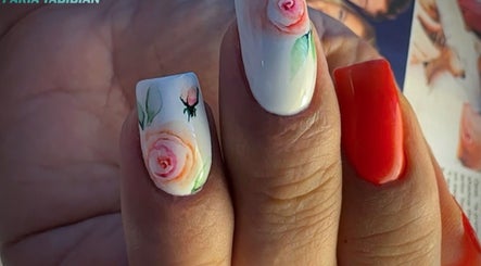 Paria nail studio image 2