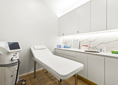 Modern treatment room at Lueur Clinic, North Willoughby, New South Wales, AU with advanced equipment.