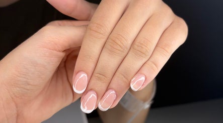 Nails Mélina image 3