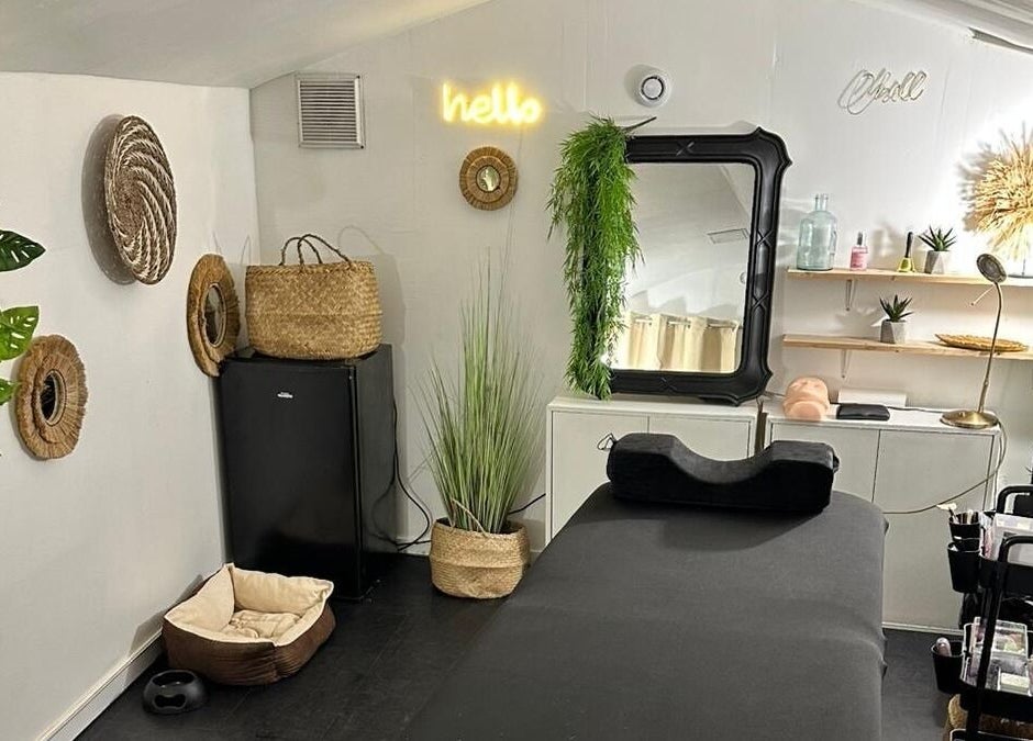 Intérieur de Lou Lou à Aix-en-Provence, avec décor apaisant et coin soins bien-être.