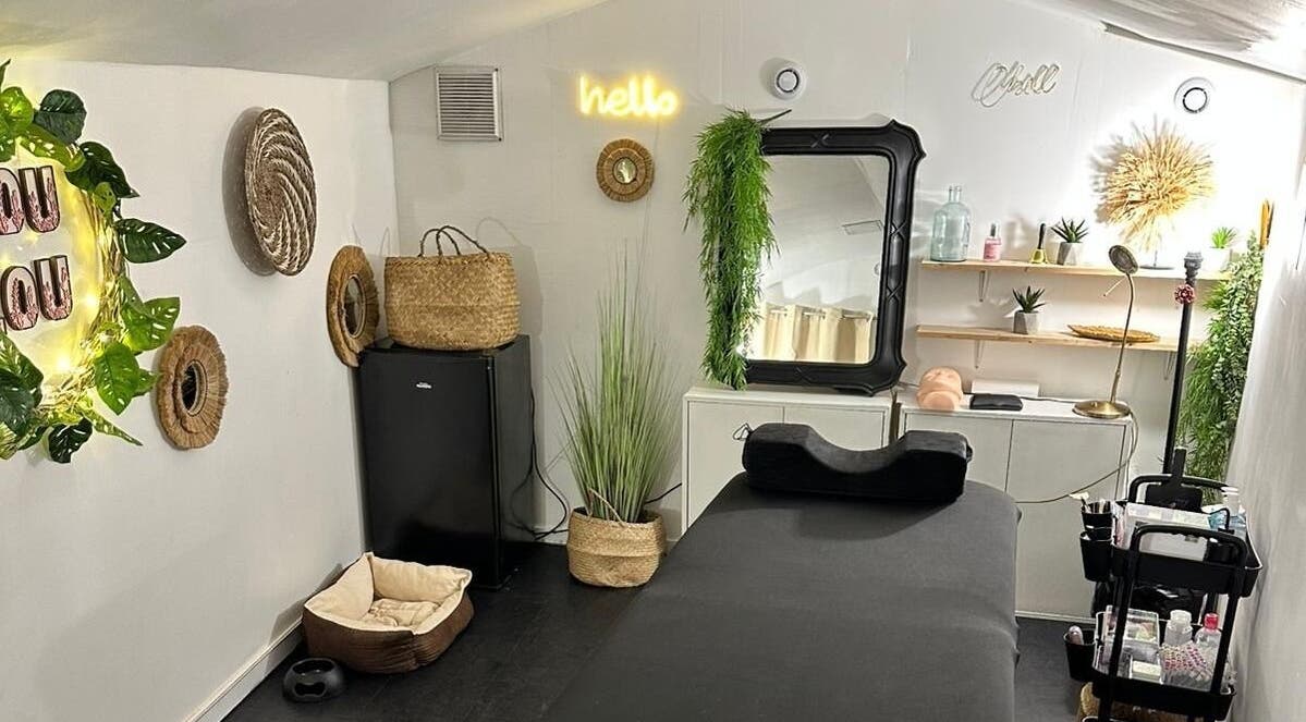 Intérieur de Lou Lou à Aix-en-Provence, avec décor apaisant et coin soins bien-être.