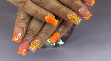 Nails By Kiana, bilde 2