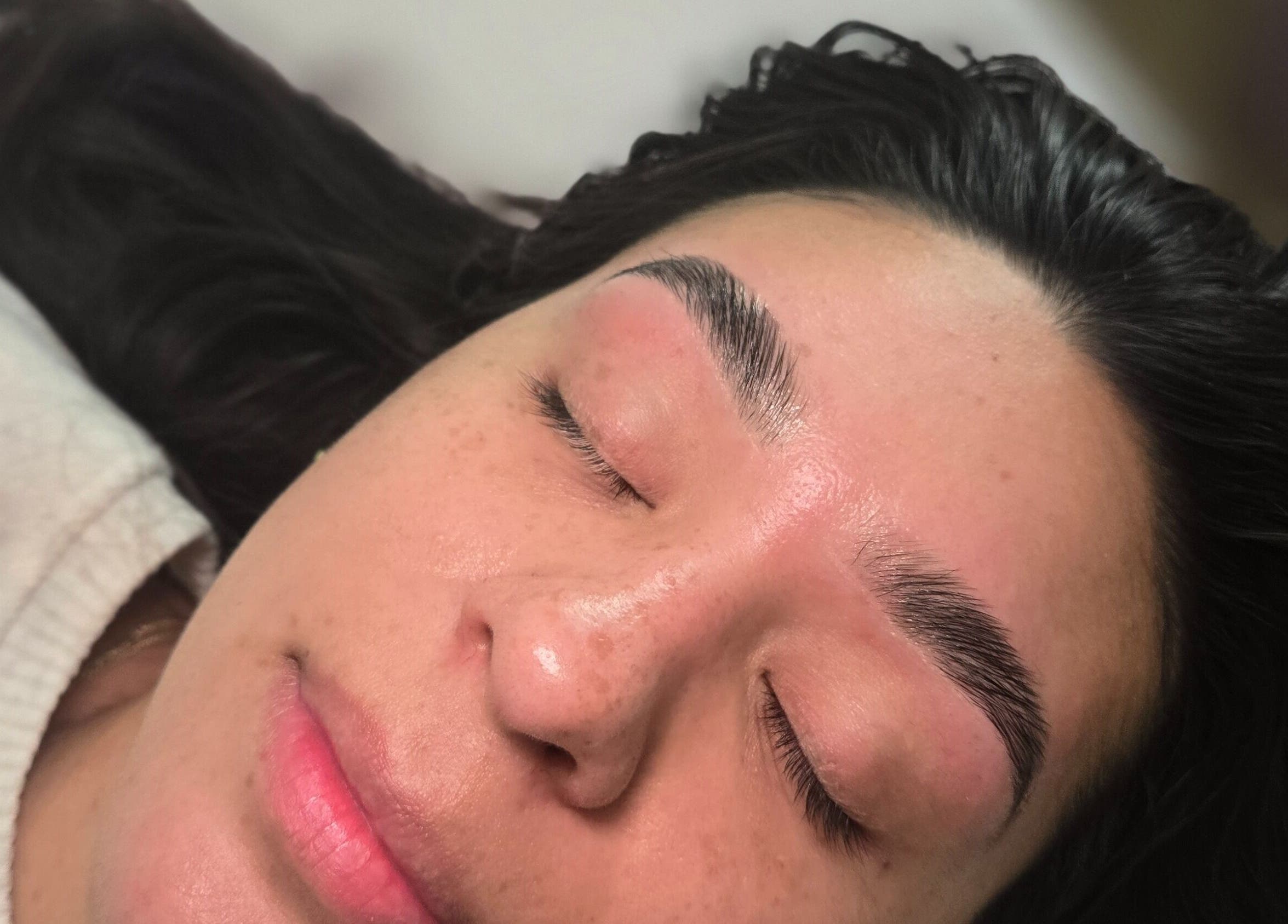Natural eyebrow enhancement at Esthetics X Mayra, New Caney, Texas, US.
