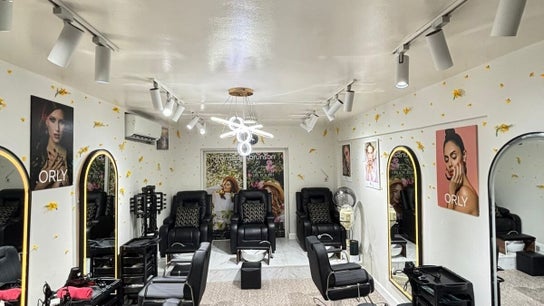 Aura & Elegance Beauty Salon