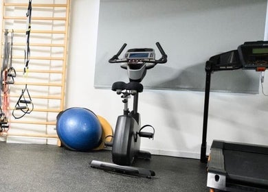 Modern equipment at Elinos Petrou Physiotherapy Center, Strovolos, Lefkosia, CY for rehabilitation and wellness.