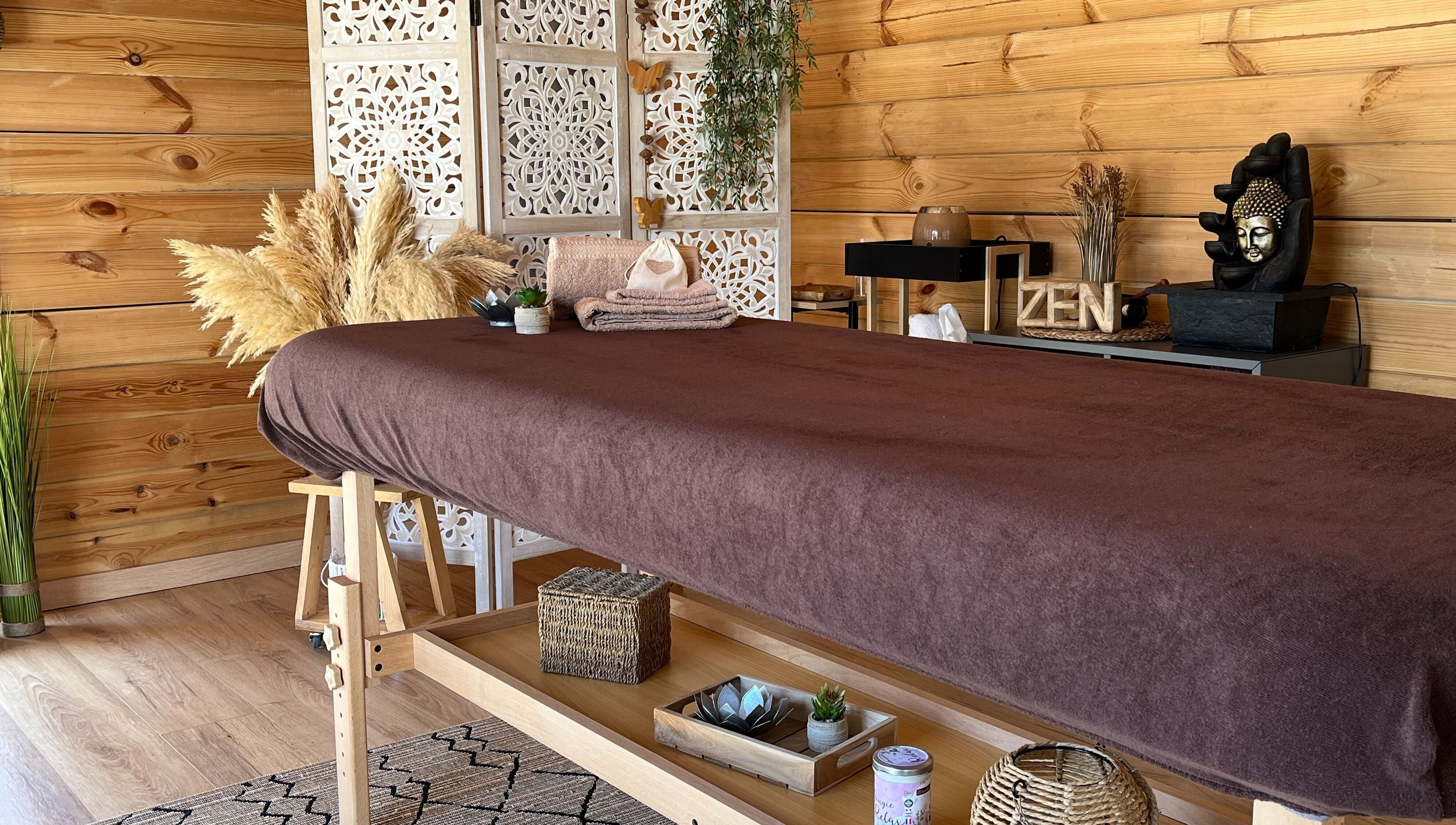 Salle de massage apaisante chez Equilibre & Harmonie by FD à Pierrelatte, Auvergne-rhône-alpes, FR.