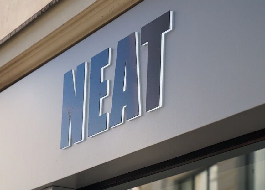 Yanis - NEAT exterior signage in Paris, Île-de-France, FR, showcasing modern design.