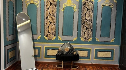 Anam's Vanity image 2