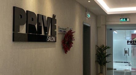 Immagine 2, PRIVÉ HAIRDRESSING