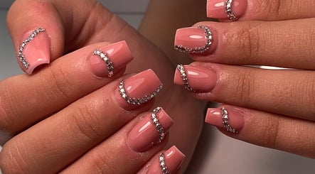 Fatii Nailss image 3
