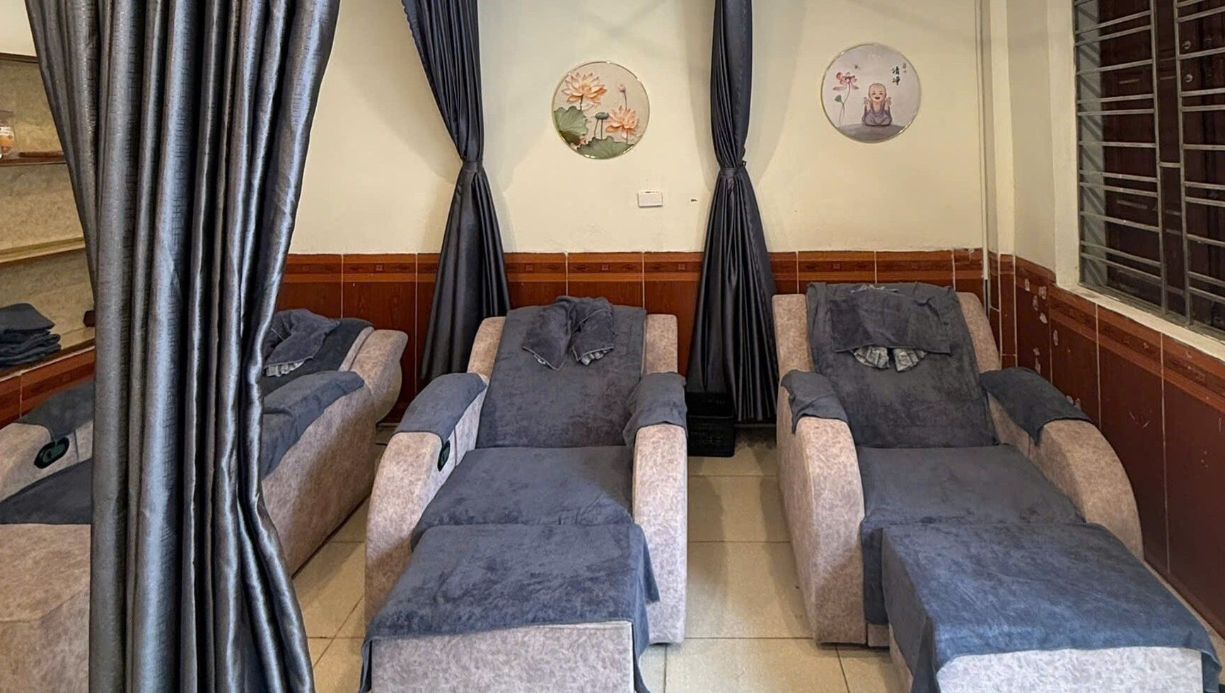Phòng thư giãn với ghế massage tại Senviet Spa Care, Hà Nội, Hà Nội, VN.
