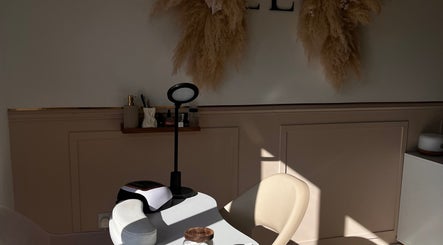 E LUXE