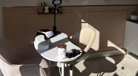 E LUXE