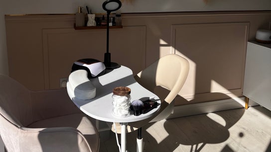 E LUXE