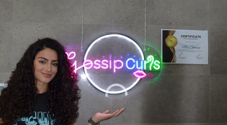 GossipCurls