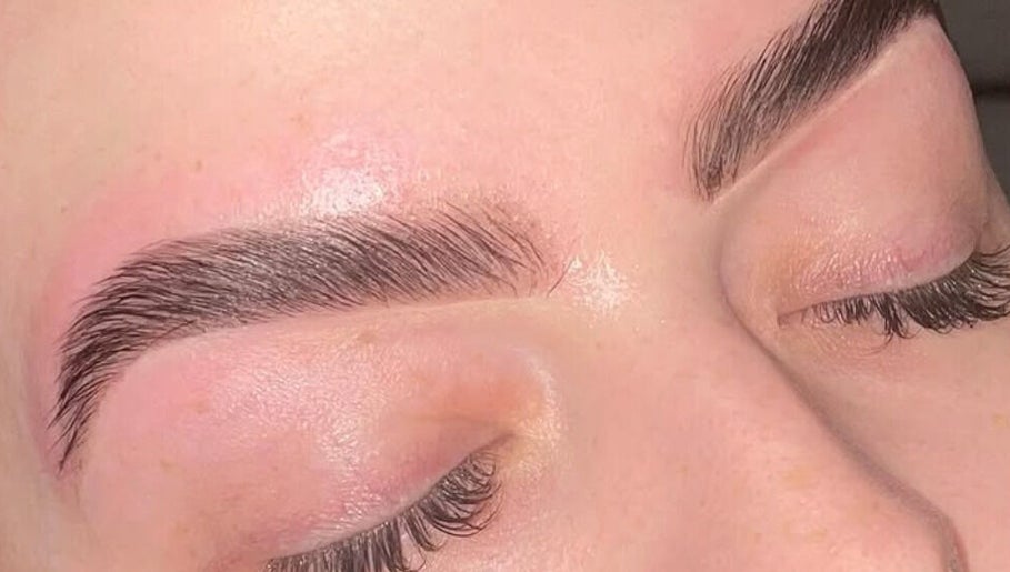 Browz By Nikki, bilde 1