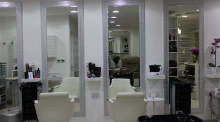 Royal Essence Beauty Salon L.L.Cの画像：3