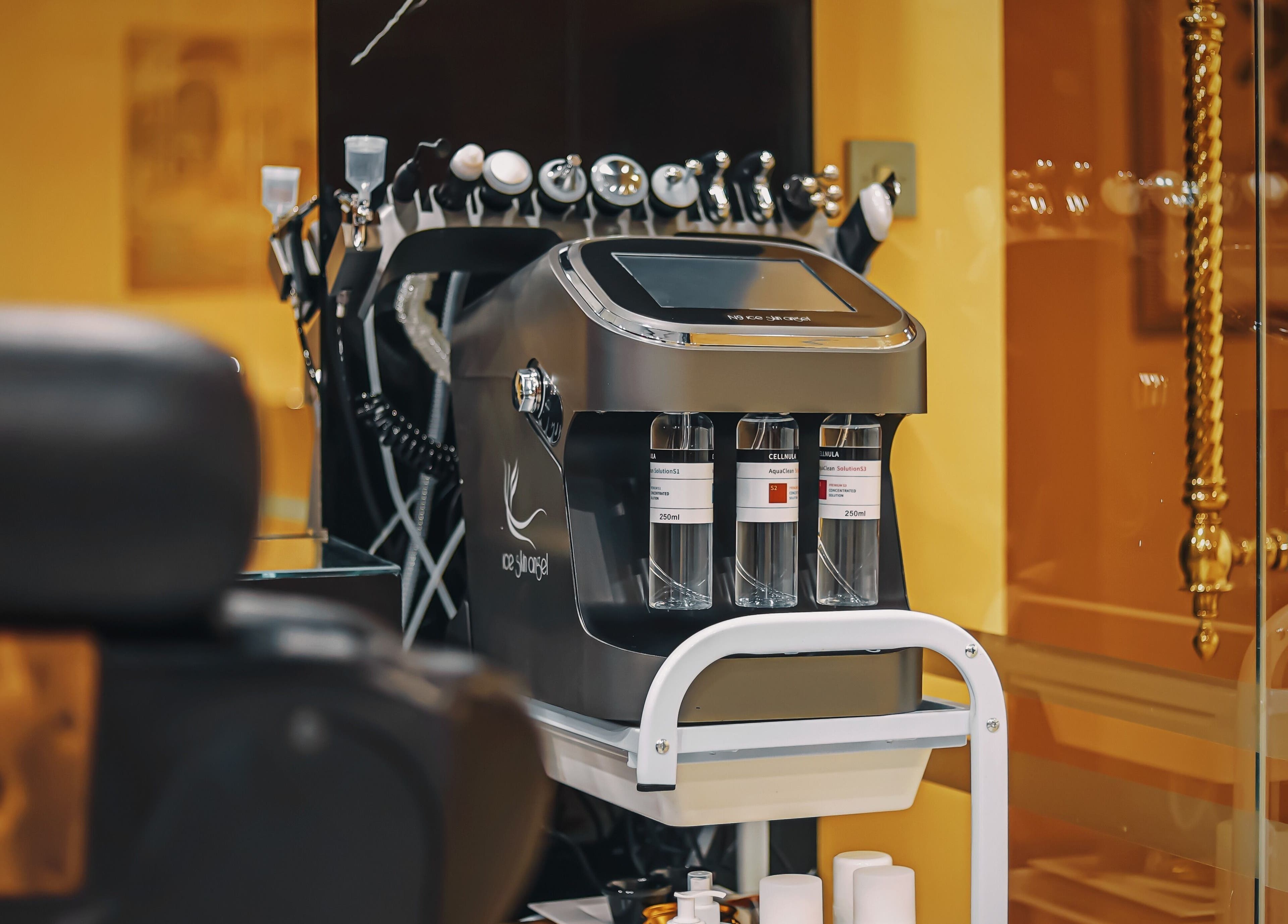 Modern hair styling equipment at The Jet Barber Gents Salon Palm Jumeirah, Dubai, AE.