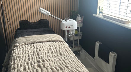 Renew Lashes & Aesthetics