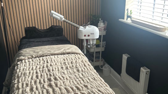 Renew Lashes & Aesthetics